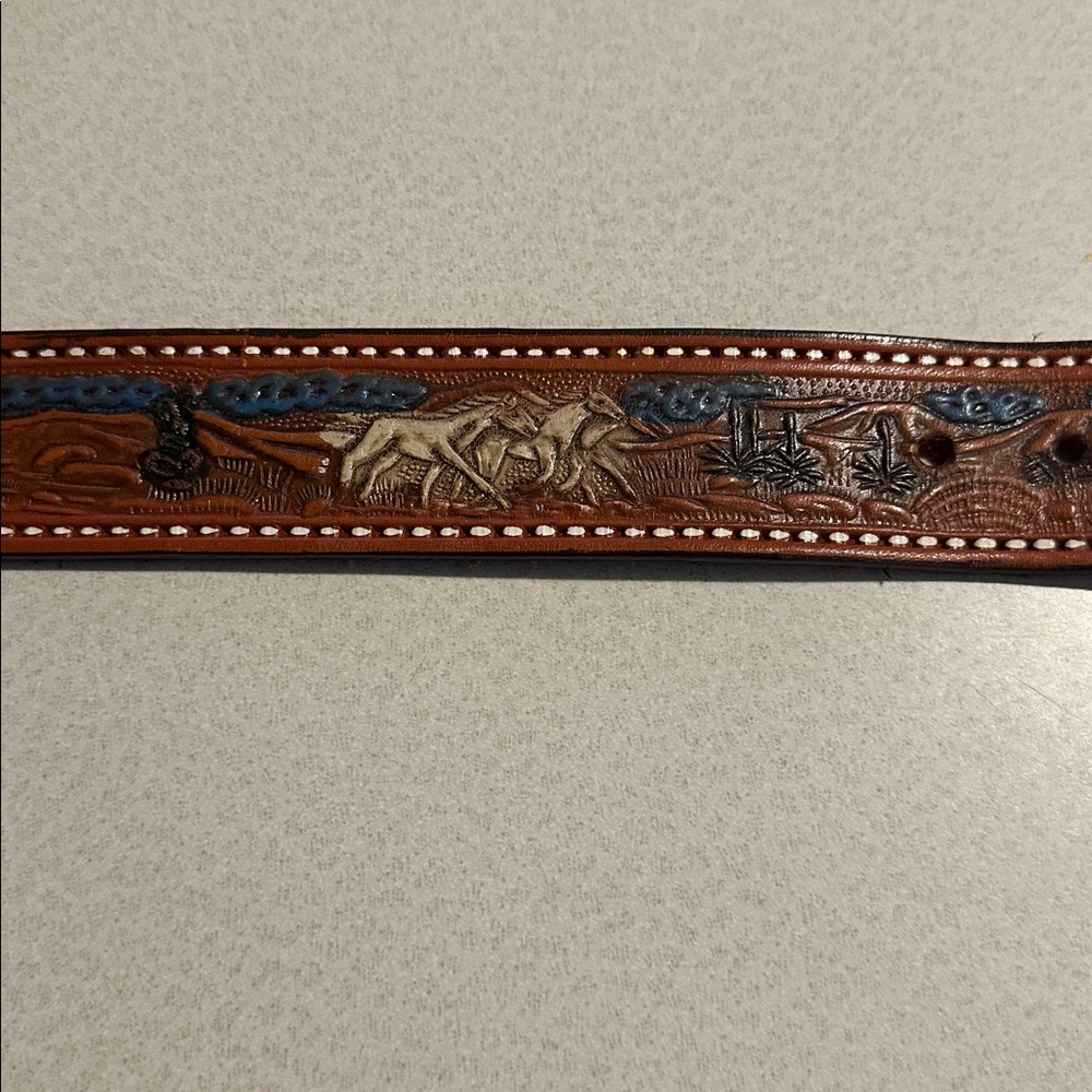 Brown tooled Leather western Belt with Country Music Buckle size 42 plus buckle - Picture 14 of 16
